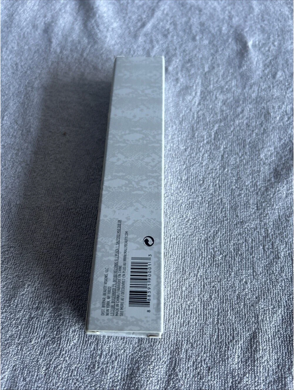 Mally Brush Pinceau Full Size Foundation Powder Brush White/Silver 7in.